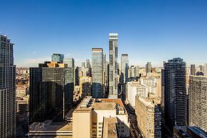 Downtown Toronto 2 Bedroom 2 Bath Suite Near Business District, U of T