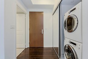 Downtown Toronto 2 Bedroom 2 Bath Suite Near Business District, U of T