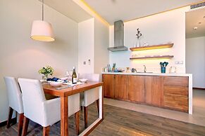 Stunning Beachfront 2bdr Condo Across My Khe Beach