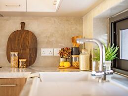 Sanders River Plaza Limassol Apartment