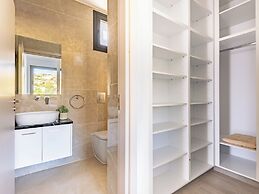 Sanders River Plaza Limassol Apartment