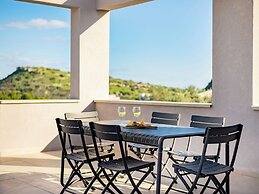 Sanders River Plaza Limassol Apartment