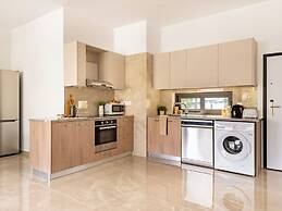 Sanders River Plaza Limassol Apartment