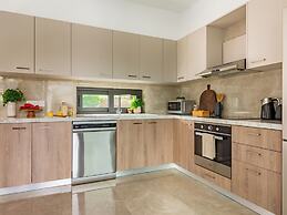 Sanders River Plaza Limassol Apartment