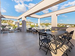 Sanders River Plaza Limassol Apartment