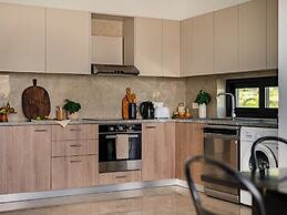 Sanders River Plaza Limassol Apartment