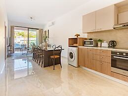 Sanders River Plaza Limassol Apartment