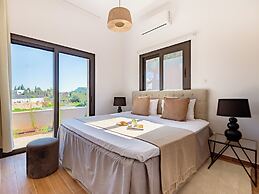 Sanders River Plaza Limassol Apartment