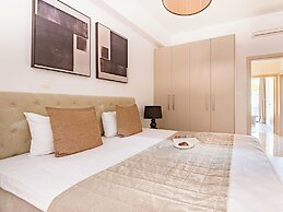 Sanders River Plaza Limassol Apartment