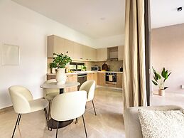 Sanders River Plaza Limassol Apartment