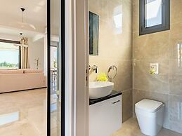 Sanders River Plaza Limassol Apartment