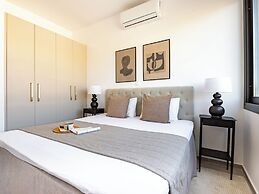 Sanders River Plaza Limassol Apartment