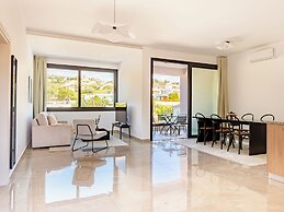 Sanders River Plaza Limassol Apartment