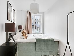 Sanders City - Pleasant 4-bdr Apt in the Capital