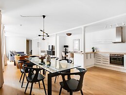 Sanders City - Pleasant 4-bdr Apt in the Capital