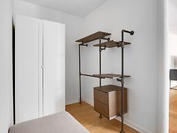 Sanders City - Pleasant 4-bdr Apt in the Capital