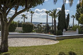 Fish House Flat With Pool