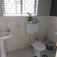 Crest Farm - Self-catering 2-bedroom, Wi-fi, Views, Swiming Pool