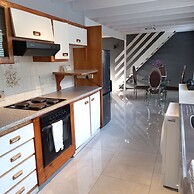 Crest Farm - Self-catering 2-bedroom, Wi-fi, Views, Swiming Pool