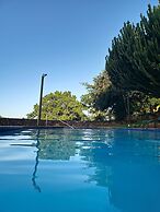 Crest Farm - Self-catering 2-bedroom, Wi-fi, Views, Swiming Pool