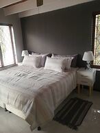 Crest Farm - Self-catering 2-bedroom, Wi-fi, Views, Swiming Pool