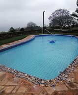 Crest Farm - Self-catering 2-bedroom, Wi-fi, Views, Swiming Pool