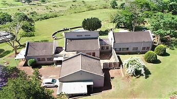 Crest Farm - Self-catering 2-bedroom, Wi-fi, Views, Swiming Pool