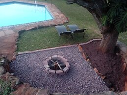 Crest Farm - Self-catering 2-bedroom, Wi-fi, Views, Swiming Pool