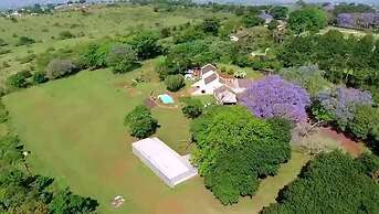 Crest Farm - Self-catering 2-bedroom, Wi-fi, Views, Swiming Pool