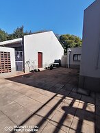 Crest Farm - Self-catering 2-bedroom, Wi-fi, Views, Swiming Pool