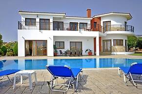 Impressive Large Villa Huge Heated Pool Garden