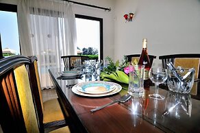 Impressive Large Villa Huge Heated Pool Garden