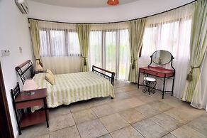 Impressive Large Villa Huge Heated Pool Garden