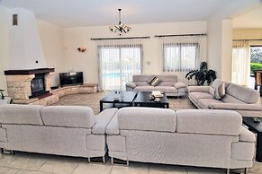 Impressive Large Villa Huge Heated Pool Garden