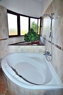 Impressive Large Villa Huge Heated Pool Garden