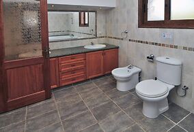 Impressive Large Villa Huge Heated Pool Garden