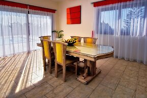 Impressive Large Villa Huge Heated Pool Garden