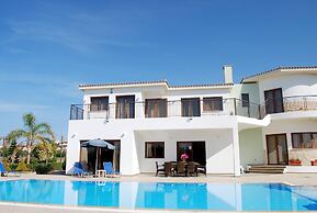 Impressive Large Villa Huge Heated Pool Garden