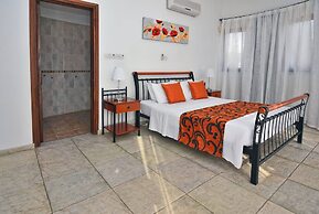 Impressive Large Villa Huge Heated Pool Garden