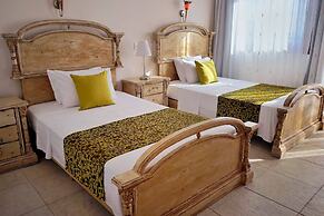 Impressive Large Villa Huge Heated Pool Garden