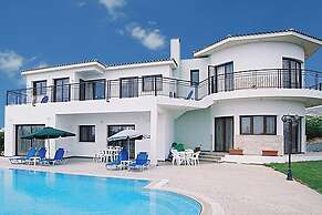 Impressive Large Villa Huge Heated Pool Garden