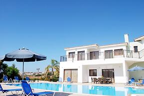 Impressive Large Villa Huge Heated Pool Garden