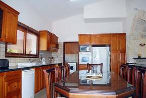 Impressive Large Villa Huge Heated Pool Garden