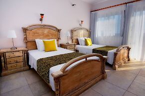 Impressive Large Villa Huge Heated Pool Garden