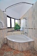 Impressive Large Villa Huge Heated Pool Garden