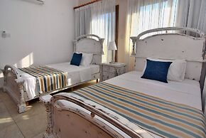 Impressive Large Villa Huge Heated Pool Garden