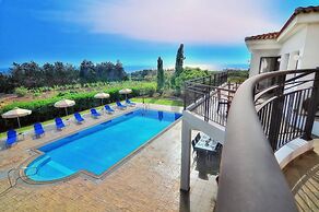 Impressive Large Villa Huge Heated Pool Garden