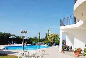 Impressive Large Villa Huge Heated Pool Garden