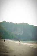 B201-nice Seaview One Bedroom Apartment 300 Meters Walk to Ao Nang Bea