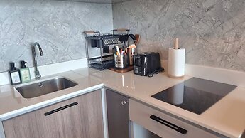 B201-nice Seaview One Bedroom Apartment 300 Meters Walk to Ao Nang Bea